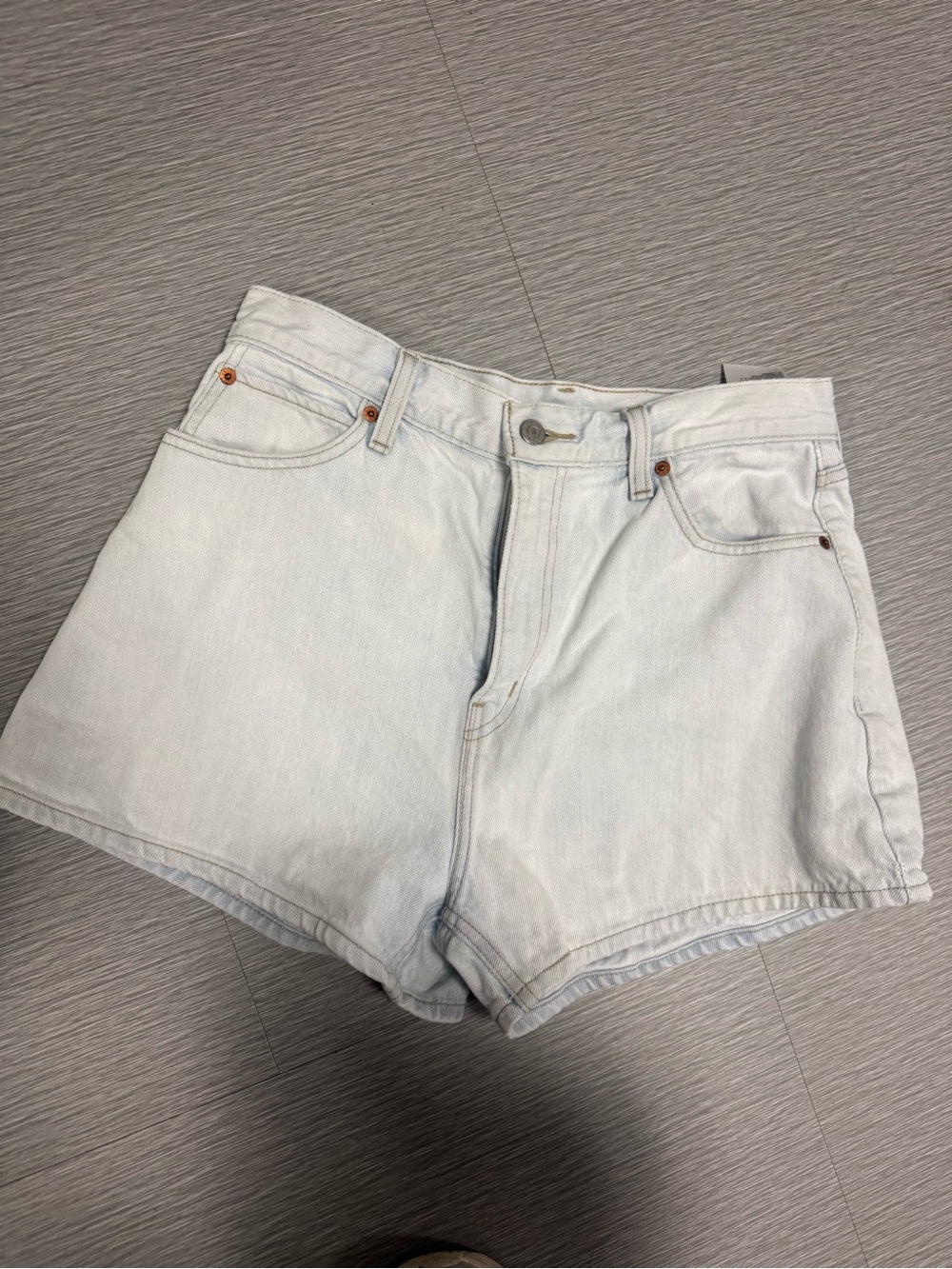 LEVIS Light Wash Denim Women’s Shorts